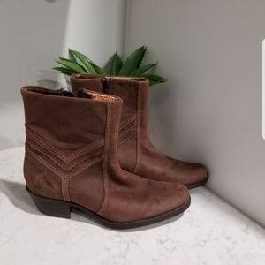 👢CLARKS ARTISAN WESTERN STYLE ANKLE BOOTS